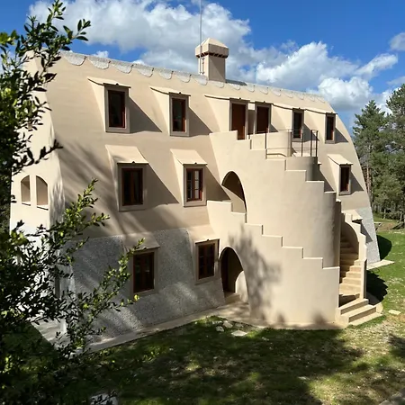 El Castell De (adults Only) * La Pobla de Lillet